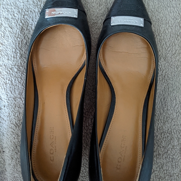 Coach - Picture 2 of 3